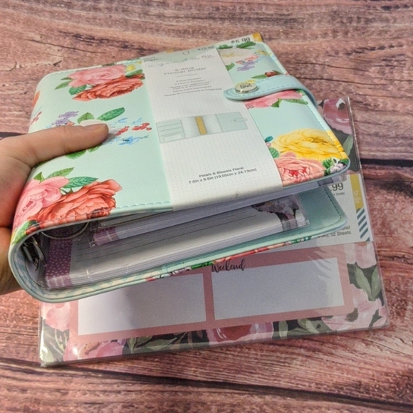 Planner binder blue floral with sheets lists - Picture 8 of 8